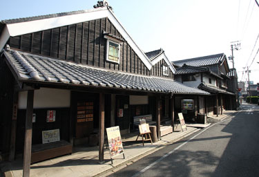 江戸時代の情緒漂う「河崎のまちなみ」